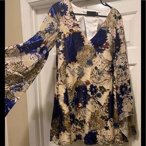 Bell sleeve blouse with back cutout